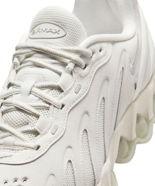 NIKE(ナイキ)の「NIKE Air Max Dn8 Leather(ナイキ エアマックス Dn8 レザー)(スニーカー・メンズ・ホワイト系/ブラウン系/ブラック系・25cm/25.5cm/26cm/26.5cm/27cm/28cm/28.5cm/29cm/27.5cm)」の11枚目の写真