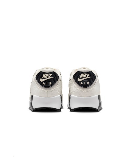 NIKE(ナイキ)の「エア マックス 90(スニーカー・レディース・ホワイト・23cm/23.5cm/24cm/24.5cm/25cm)」の3枚目の写真