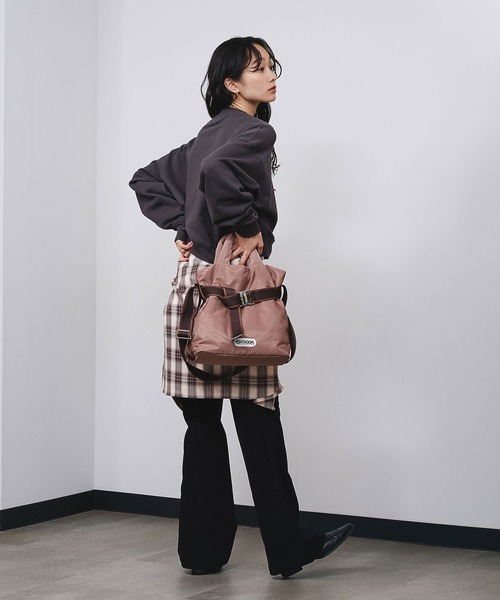 OUTDOOR PRODUCTS（アウトドアプロダクツ）の「【EC限定】OUTDOOR 2WAY BELT TOTE S（トートバッグ・レディース・ベージュ/ブラック/ホワイト・ONE SIZE）」の14枚目の写真