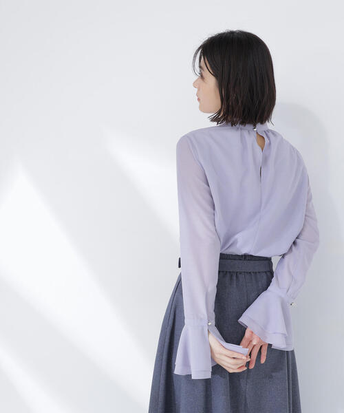 NATURAL BEAUTY BASIC(ナチュラルビューティーベーシック)の「◇フレアカフスシアーブラウス(シャツ/ブラウス・レディース・ラベンダー/オフホワイト/チャコールグレー・MEDIUM/SMALL)」の18枚目の写真