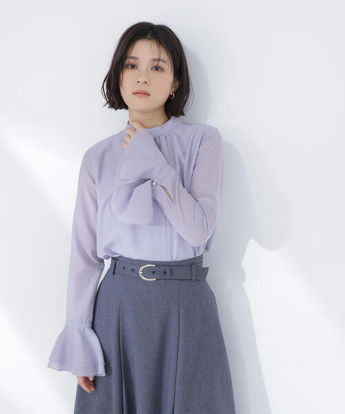 NATURAL BEAUTY BASIC(ナチュラルビューティーベーシック)の「◇フレアカフスシアーブラウス(シャツ/ブラウス・レディース・ラベンダー/オフホワイト/チャコールグレー・MEDIUM/SMALL)」の1枚目の写真