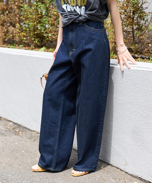 FREAK'S STORE（フリークスストア）の「Lee × FREAK'S STORE/リー 別注 RIDERS 101 CURVE LEG/別注 ライダーズ ワンオーワン カーブレッグ/カーブデニム（デニムパンツ・レディース・サックスブルー/ネイビー・SMALL/MEDIUM）」の5枚目の写真