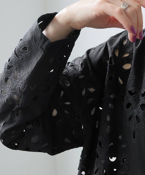 antiqua(アンティカ)の「刺繍 レース カーディガン(カーディガン/ボレロ・レディース・ホワイト/ブラック・ONESIZE)」の9枚目の写真