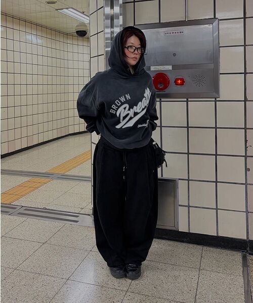 BROWNBREATH(ブラウンブレス)の「BREATH WASHED HOODIE - BLACK(パーカー・レディース・その他・LARGE/MEDIUM/SMALL/X-LARGE)」の4枚目の写真