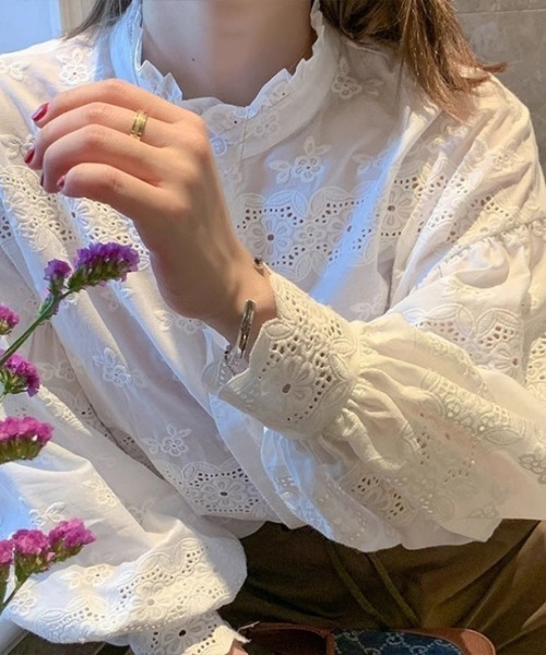Flugge(フラッジー)の「袖ボリュームレースシャツ(シャツ/ブラウス・レディース・ホワイト・MEDIUM/LARGE)」の4枚目の写真