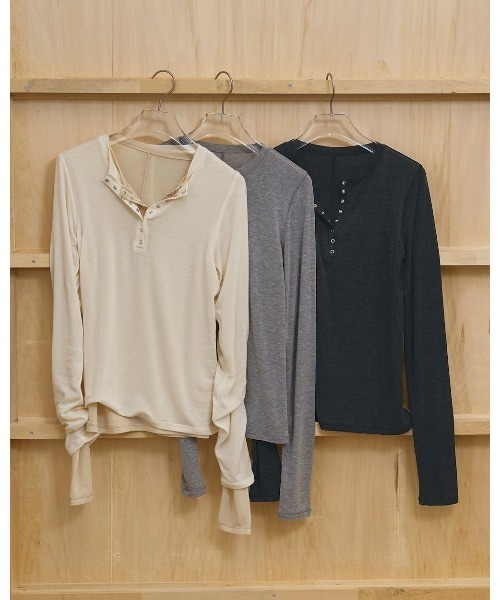 TODAYFUL（トゥデイフル）の「Henleyneck Soft Tops（Tシャツ/カットソー・レディース・グレー/キナリ/ダークグレー/サンドベージュ・FREE）」の8枚目の写真
