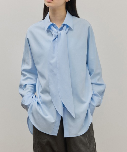 ADAM ET ROPE'(アダムエロペ)の「【サステナブル】ボウタイシャツ(シャツ/ブラウス・レディース・キナリ/サックスブルー・38/36)」の10枚目の写真