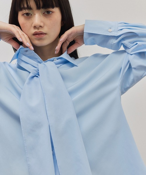 ADAM ET ROPE'(アダムエロペ)の「【サステナブル】ボウタイシャツ(シャツ/ブラウス・レディース・キナリ/サックスブルー・38/36)」の12枚目の写真