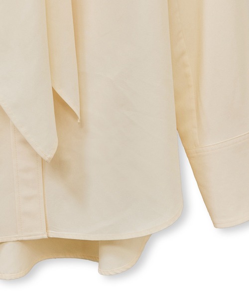 ADAM ET ROPE'(アダムエロペ)の「【サステナブル】ボウタイシャツ(シャツ/ブラウス・レディース・キナリ/サックスブルー・38/36)」の19枚目の写真