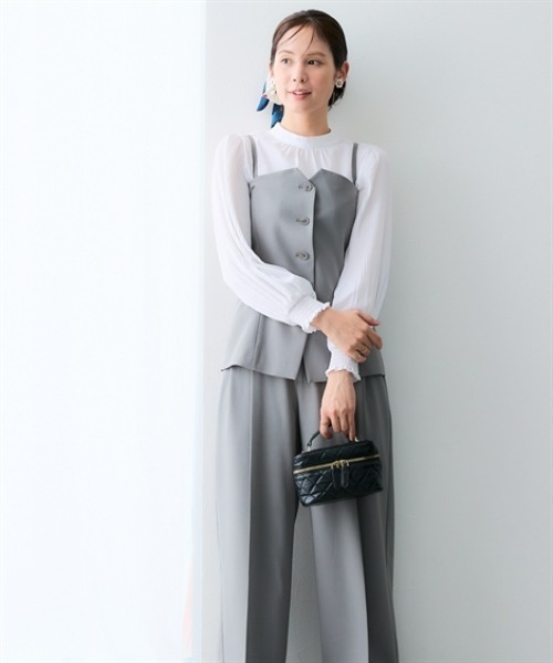 7days Life Styling（セブンデイズライフスタイリング）の「【みさとさんコラボ】フロントボタンビスチェ（しわになりにくい・UVカット）＜大きいサイズ有＞（スーツセット・レディース・グレー/ブラック・M/L/LL/3L）」の5枚目の写真