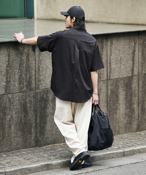 FREAK'S STORE(フリークスストア)の「<UVカット・接触冷感・吸水速乾> AiRide/エアライド リラックスフィット ショートスリーブ シアサッカーシャツ/ポケッタブル/限定展開(シャツ/ブラウス・メンズ・チャコールグレー/ブラック/ネイビー/ブラウン・LARGE/MEDIUM/SMALL)」の11枚目の写真