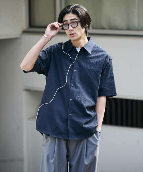 FREAK'S STORE(フリークスストア)の「<UVカット・接触冷感・吸水速乾> AiRide/エアライド リラックスフィット ショートスリーブ シアサッカーシャツ/ポケッタブル/限定展開(シャツ/ブラウス・メンズ・チャコールグレー/ブラック/ネイビー/ブラウン・LARGE/MEDIUM/SMALL)」の18枚目の写真