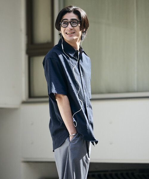 FREAK'S STORE(フリークスストア)の「<UVカット・接触冷感・吸水速乾> AiRide/エアライド リラックスフィット ショートスリーブ シアサッカーシャツ/ポケッタブル/限定展開(シャツ/ブラウス・メンズ・チャコールグレー/ブラック/ネイビー/ブラウン・LARGE/MEDIUM/SMALL)」の21枚目の写真