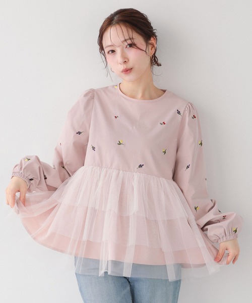 Fit more(フィットモア)の「フルーツ刺繍チュールトップス(その他トップス・レディース・ホワイト/ブルー/ピンク・FREE)」の3枚目の写真