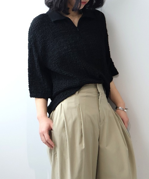 leswel(レスウェル)の「【M~5L】シャーリングニットハーフZIPポロ(ポロシャツ・レディース・ブラウン/ブラック・L/LL/3L/4L/5L/M)」の6枚目の写真