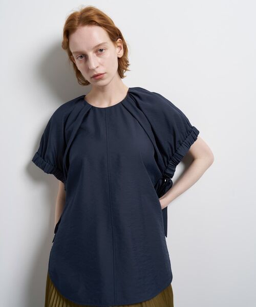 LANVIN en Bleu（ランバンオンブルー）の「シアータンブラーギャザーブラウス（シャツ/ブラウス・レディース・オフホワイト/ブラウン/ネイビー・38）」の11枚目の写真