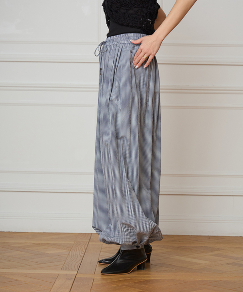 IENA LA BOUCLE(イエナラブークル)の「IENA LA BOUCLE ギンガムチェックバルーンレッグパンツ(その他パンツ・レディース・ダークブルー・38/36)」の4枚目の写真