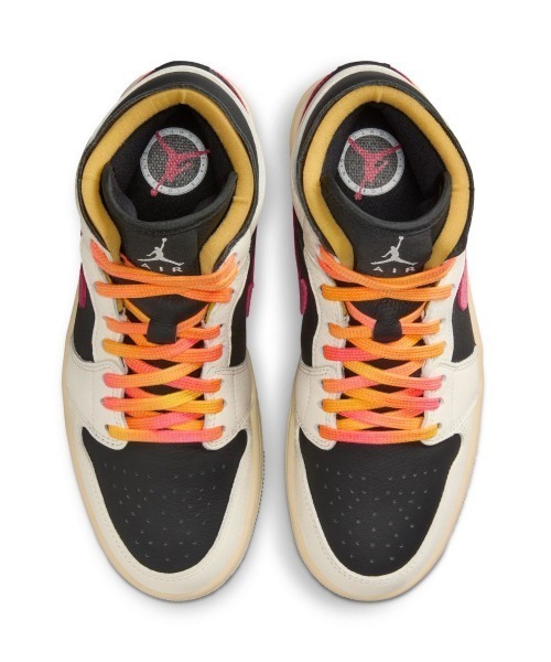 JORDAN BRAND(ジョーダンブランド)の「JORDAN BRAND Air Jordan 1 Mid Se Edge(ジョーダンブランド エアジョーダン 1 ミッド SE エッジ)(スニーカー・レディース・ベージュ系・25.5cm/25cm/24.5cm/24cm/23.5cm/23cm)」の7枚目の写真