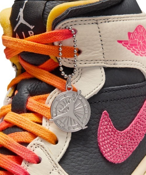 JORDAN BRAND(ジョーダンブランド)の「JORDAN BRAND Air Jordan 1 Mid Se Edge(ジョーダンブランド エアジョーダン 1 ミッド SE エッジ)(スニーカー・レディース・ベージュ系・25.5cm/25cm/24.5cm/24cm/23.5cm/23cm)」の10枚目の写真