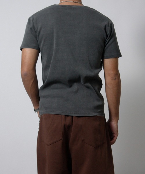 NYLAUS(ナイラス)の「【NYS】ヴィンテージ テレコ Vネック 半袖Tシャツ 無地(Tシャツ/カットソー・メンズ・ブラウン/チャコール・L/M/S)」の7枚目の写真