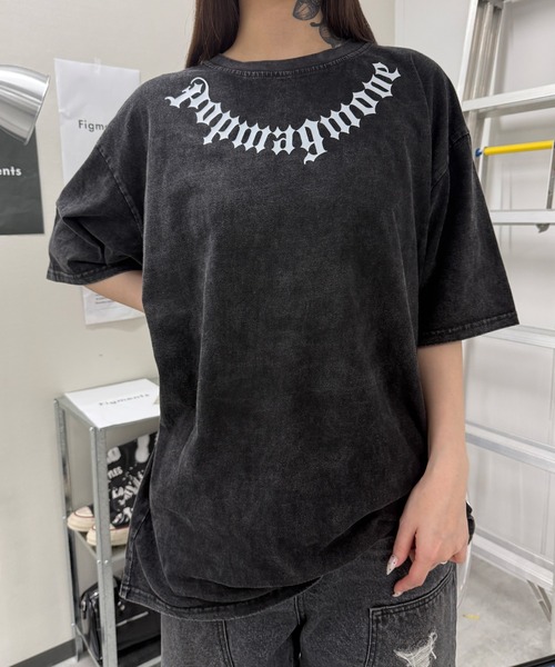 Figments(フィグメンツ)の「ゴシックロゴピグメントビッグT(Tシャツ/カットソー・レディース・その他2/その他1・FREE)」の1枚目の写真