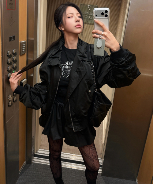 NICK&NICOLE(ニックアンドニコール)の「SHIRRING SLEEVE BOMBER JUMPER_BLACK(ブルゾン・レディース・その他・FREE)」の2枚目の写真