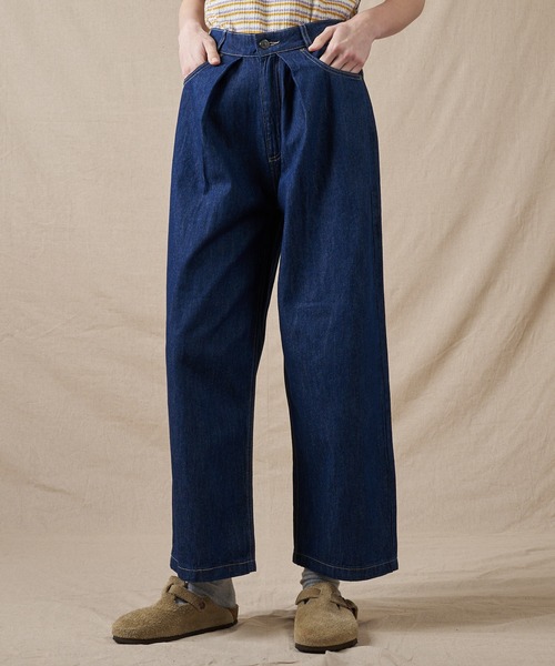 Eddie Bauer(エディーバウアー)の「フロントタック ワイドデニムパンツ(デニムパンツ・レディース・ライトブルー/ブルー/インディゴブルー・M/L/XL/S)」の2枚目の写真