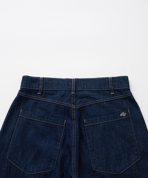 Eddie Bauer(エディーバウアー)の「フロントタック ワイドデニムパンツ(デニムパンツ・レディース・ライトブルー/ブルー/インディゴブルー・M/L/XL/S)」の19枚目の写真