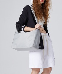 center i（センターアイ）の「【ユニセックス対応】【A4サイズ対応】スポーティースクエアバッグ（ショルダーバッグ）」