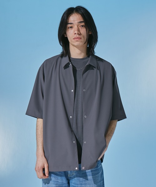 URBAN RESEARCH DOORS（アーバンリサーチドアーズ）の「『UR TECH』サマシェア ショートスリーブシャツカーディガン（カーディガン/ボレロ・メンズ・ブラック/グリーン/チャコールグレー/グレー・X-LARGE/LARGE/MEDIUM）」の7枚目の写真