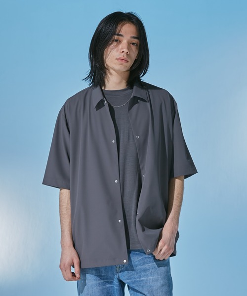 URBAN RESEARCH DOORS（アーバンリサーチドアーズ）の「『UR TECH』サマシェア ショートスリーブシャツカーディガン（カーディガン/ボレロ・メンズ・ブラック/グリーン/チャコールグレー/グレー・X-LARGE/LARGE/MEDIUM）」の9枚目の写真