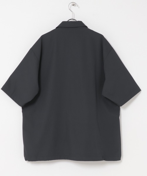URBAN RESEARCH DOORS（アーバンリサーチドアーズ）の「『UR TECH』サマシェア ショートスリーブシャツカーディガン（カーディガン/ボレロ・メンズ・ブラック/グリーン/チャコールグレー/グレー・X-LARGE/LARGE/MEDIUM）」の15枚目の写真