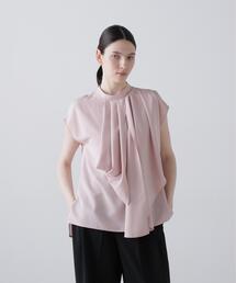いちご アドーア  ADORE スタンドカラー トップス 春の予感は【ADORE｜アドーア】のスタンドカラーブラウスと共に | Oggi.jp