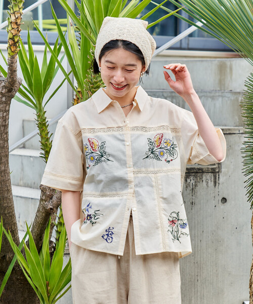 FREAK'S STORE(フリークスストア)の「シアー三角 ヘアバンド(ヘアバンド・レディース・ブルー/ナチュラル/ホワイト・ONE SIZE)」の4枚目の写真