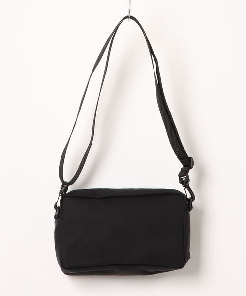 MARVEL（マーベル）の「【 MARVEL 】 スターク・インダストリーズ マンハッタンポーテージ ショルダーバッグ 26S3（ショルダーバッグ・レディース・ブラック・FREE）」の4枚目の写真