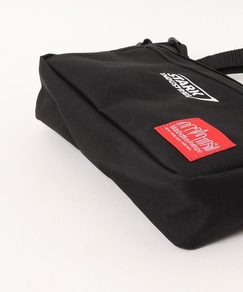 MARVEL（マーベル）の「【 MARVEL 】 スターク・インダストリーズ マンハッタンポーテージ ショルダーバッグ 26S3（ショルダーバッグ・レディース・ブラック・FREE）」の5枚目の写真