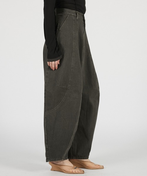 PRANK PROJECT(プランクプロジェクト)の「【2026Summer Pre-Order】スーパーコクーンデニムパンツ / Super Cocoon Denim Pants(デニムパンツ・レディース・ブルー/オリーブ・34/36/38)」の3枚目の写真