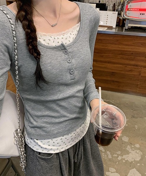 leune(ルネ)の「カップ付きレイヤード風ヘンリーリブトップス(Tシャツ/カットソー・レディース・ベージュ/オフホワイト/グレー・FREE)」の3枚目の写真