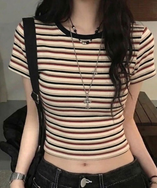 SHEPP（シープ）の「マルチボーダー配色タイト半袖Tシャツ（Tシャツ/カットソー・レディース・ネイビー/レッド・M/S）」の2枚目の写真
