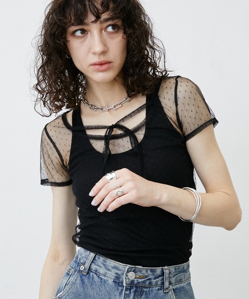 uyu.(ウユ)の「Dot Pattern Front Hole Sheer Top/ドット柄フロントホールシアートップス(Tシャツ/カットソー・レディース・ホワイト/ブラック・FREE)」の5枚目の写真
