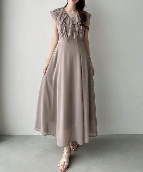 Meiru(メイル)の「フリルノースリーブフレアワンピース(ワンピース・レディース・グレイッシュベージュ/ブルー・LARGE/SMALL/MEDIUM)」の5枚目の写真
