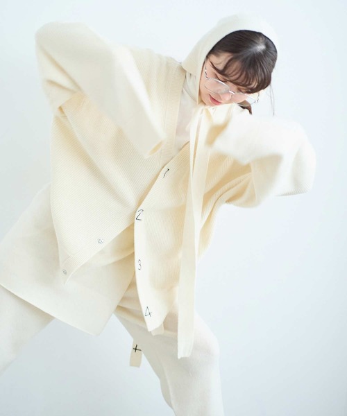I am I in fact...(アイアムアイインファクト)の「SUSIE BABUSHKA(ニットキャップ/ビーニー・レディース・ホワイト/グレー/イエロー/ブラック/ブルー・FREE)」の19枚目の写真
