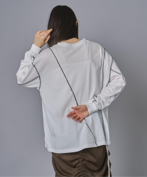 terrace(テラス)の「配色ステッチロングスリーブTシャツ(Tシャツ/カットソー・レディース・ブラウン/オフホワイト/チャコール/ブラック・FREE)」の21枚目の写真