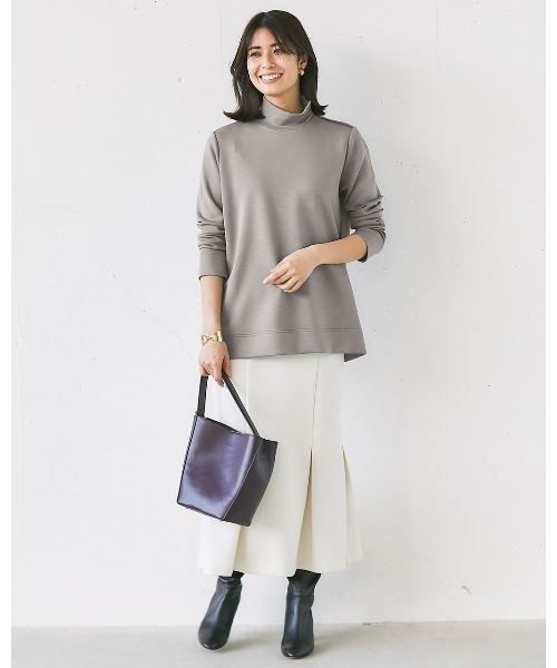 DoCLASSE( ドゥクラッセ)の「シルキーダンボール・異素材ハイネック(Tシャツ/カットソー・レディース・ブルー/トップグレー/ライトベージュ/グレー/ダークネイビー・LL/3L/L/M/S/XL/XXL)」の8枚目の写真