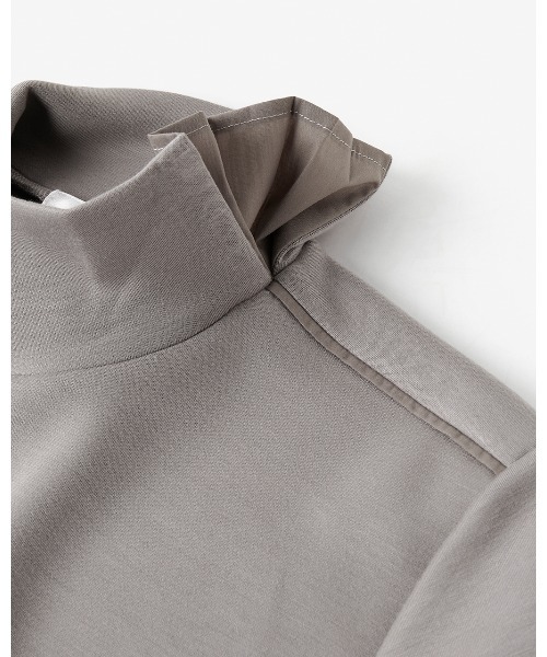 DoCLASSE( ドゥクラッセ)の「シルキーダンボール・異素材ハイネック(Tシャツ/カットソー・レディース・ブルー/トップグレー/ライトベージュ/グレー/ダークネイビー・LL/3L/L/M/S/XL/XXL)」の10枚目の写真