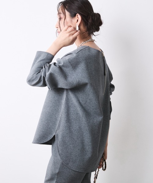 CHIC STYLE(シックスタイル)の「バックジップクルーネックカットソー<大きいサイズ有>シックスタイル(Tシャツ/カットソー・レディース・ブラック/グレー・5L/4L/3L/LL/L/M)」の5枚目の写真