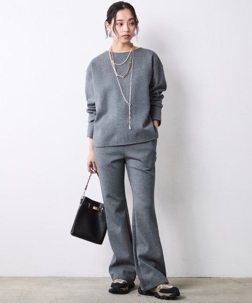 CHIC STYLE(シックスタイル)の「バックジップクルーネックカットソー<大きいサイズ有>シックスタイル(Tシャツ/カットソー・レディース・ブラック/グレー・5L/4L/3L/LL/L/M)」の15枚目の写真