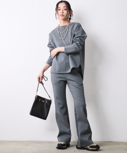 CHIC STYLE(シックスタイル)の「バックジップクルーネックカットソー<大きいサイズ有>シックスタイル(Tシャツ/カットソー・レディース・ブラック/グレー・5L/4L/3L/LL/L/M)」の18枚目の写真