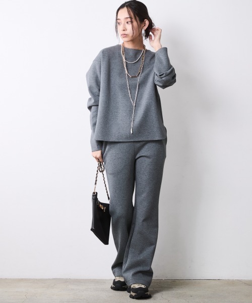 CHIC STYLE(シックスタイル)の「バックジップクルーネックカットソー<大きいサイズ有>シックスタイル(Tシャツ/カットソー・レディース・ブラック/グレー・5L/4L/3L/LL/L/M)」の21枚目の写真
