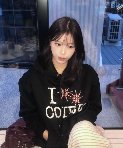 COIRIS(コイリス)の「スルー ヴィンテージチェックロゴ フードパーカー 男女共用 (2カラー)(パーカー・レディース・グレー/ブラック・FREE)」の19枚目の写真